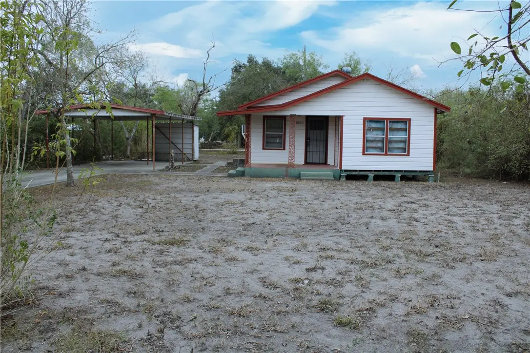 1208 E Kenedy Avenue, Kingsville, TX 78363 - Image #1