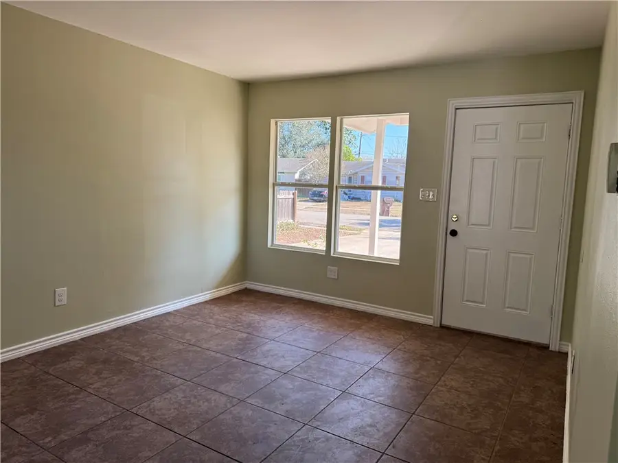 1702 E Fordyce Avenue, Kingsville, TX 78363 - Image #3