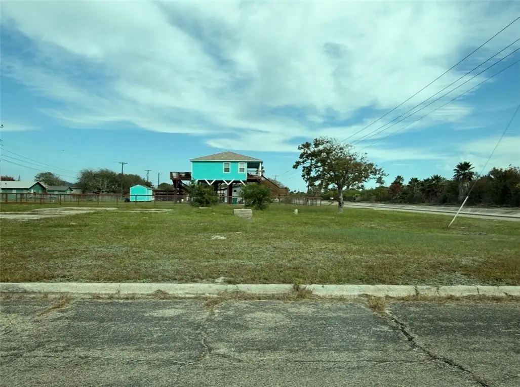 260 E Deberry Ave, Aransas Pass, TX 78336 - Image #1