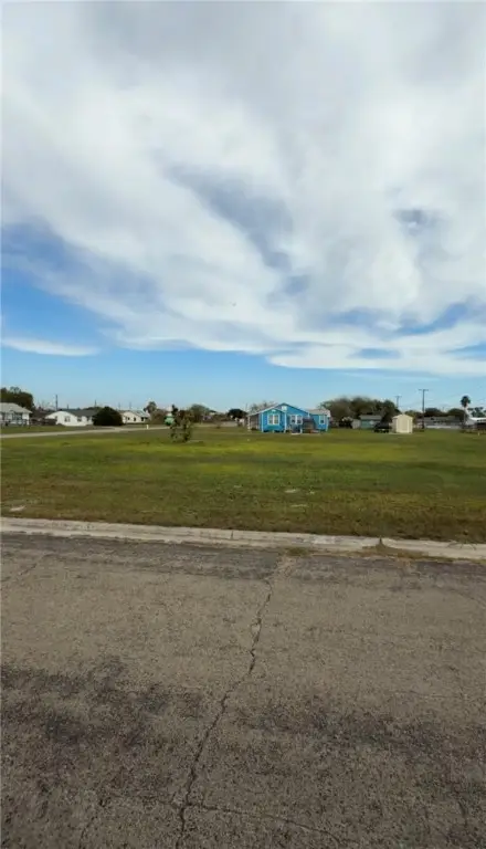 260 E Deberry Ave, Aransas Pass, TX 78336 - Image #3