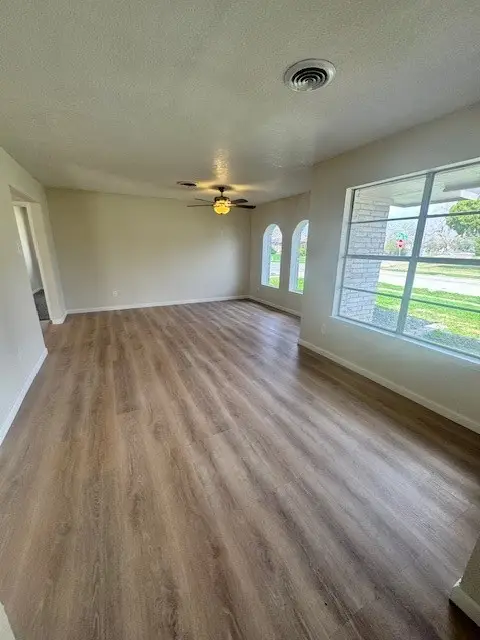 3401 Lynnwood Lane, Corpus Christi, TX 78415 - Image #2