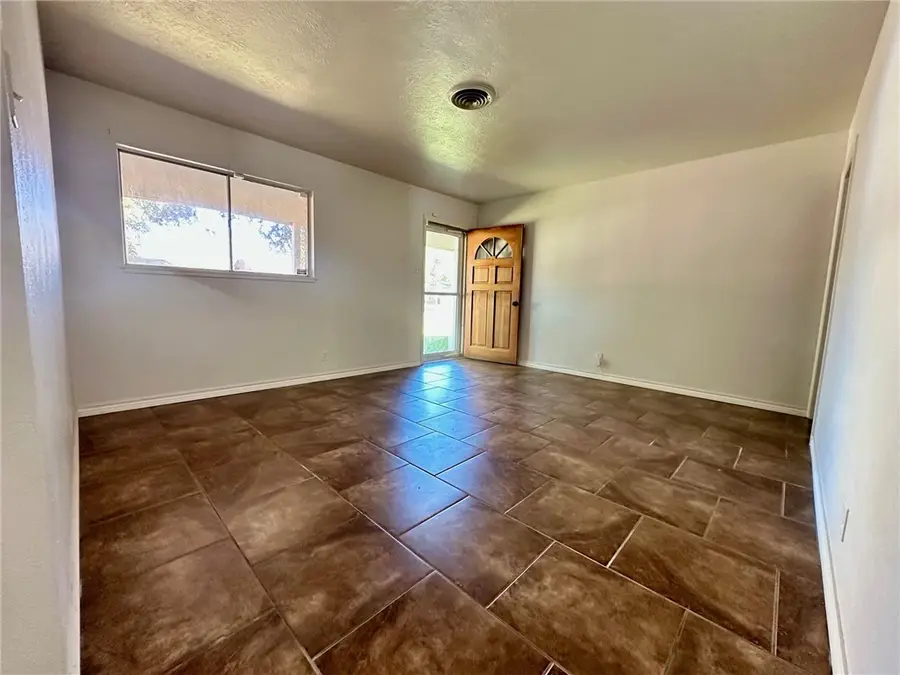 1701 Santa Maria Street, Kingsville, TX 78363 - Image #3