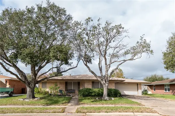 4213 Dolphin Place, Corpus Christi, TX 78411