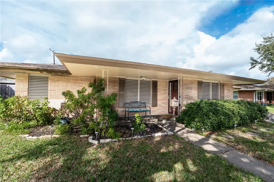 4213 Dolphin Place, Corpus Christi, TX 78411 - Image #3