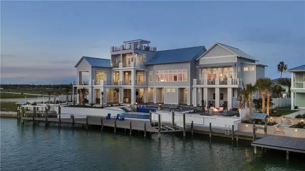 305 Estes Drive, Rockport, TX 78382