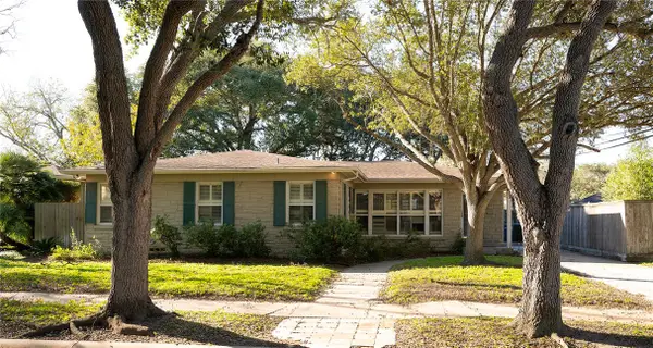 415 Center Drive, Corpus Christi, TX 78411