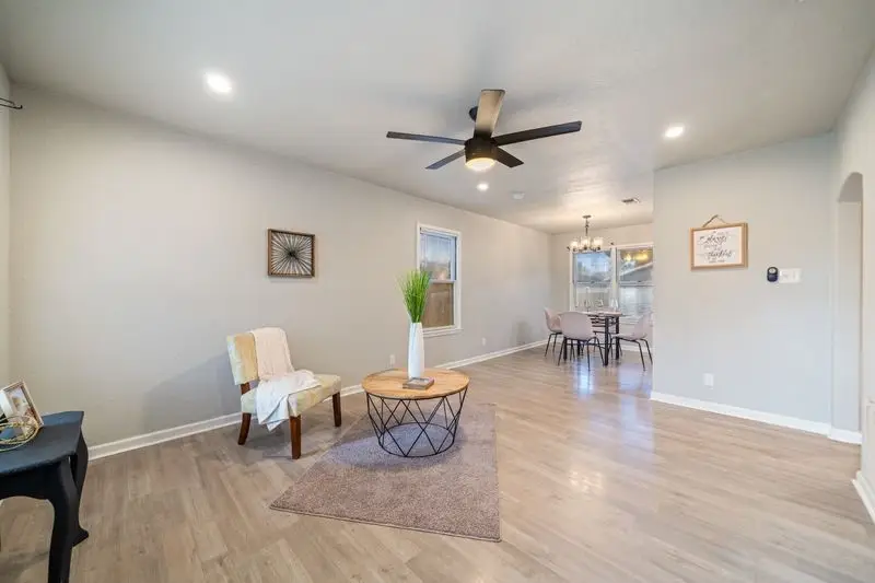 3922 Bradford Drive, Corpus Christi, TX 78415 - Image #3