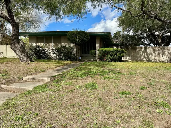 101 Ashburn Avenue, Robstown, TX 78380