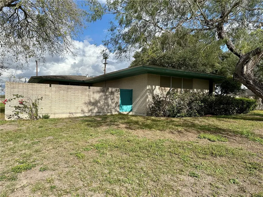 101 Ashburn Avenue, Robstown, TX 78380 - Image #3