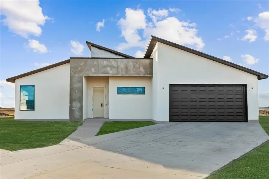 1494 Irigoyen Court, Corpus Christi, TX 78415 - Image #2