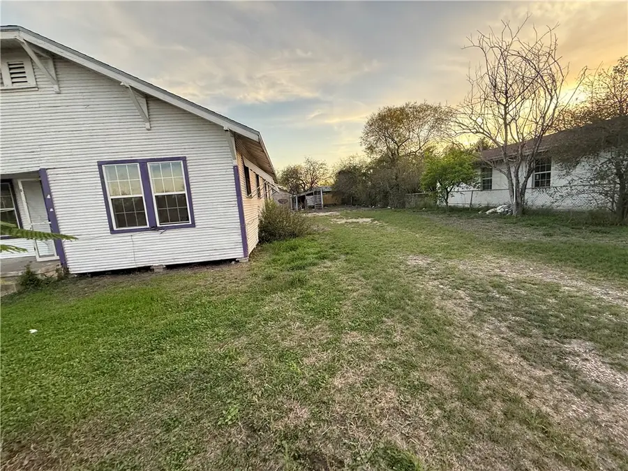 519 W Mesquite Avenue, Kingsville, TX 78363 - Image #3