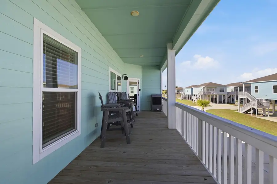 127 Paradise Drive, Rockport, TX 78382 - Image #2
