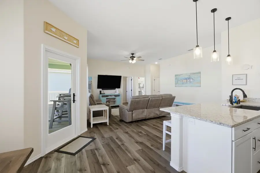 127 Paradise Drive, Rockport, TX 78382 - Image #3