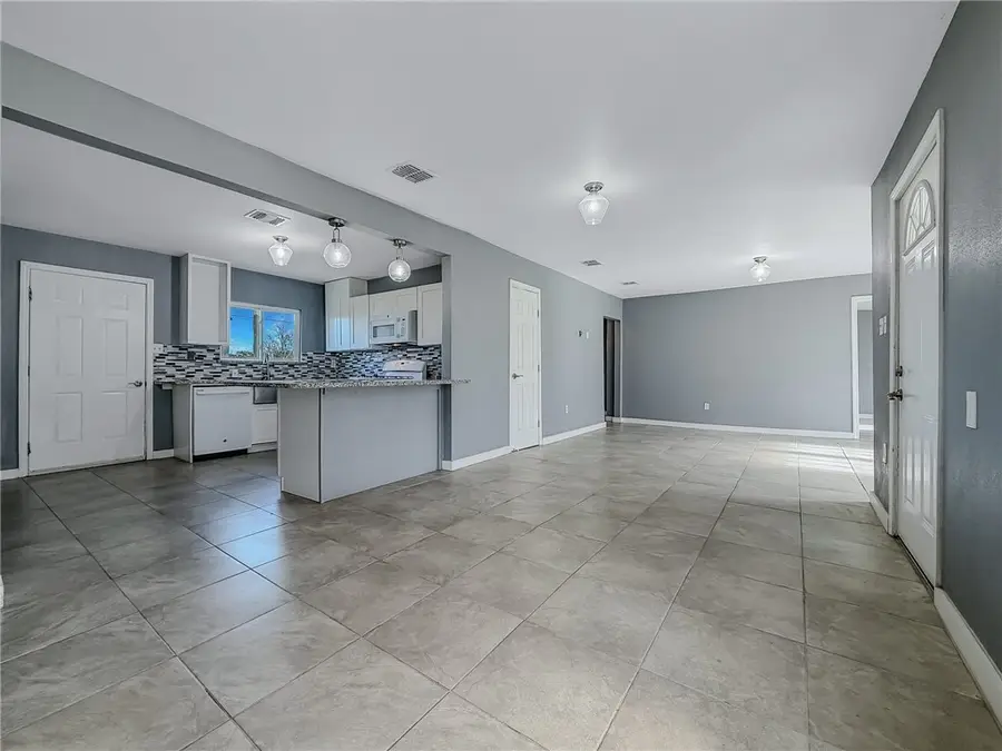 3402 Olsen Drive, Corpus Christi, TX 78411 - Image #3