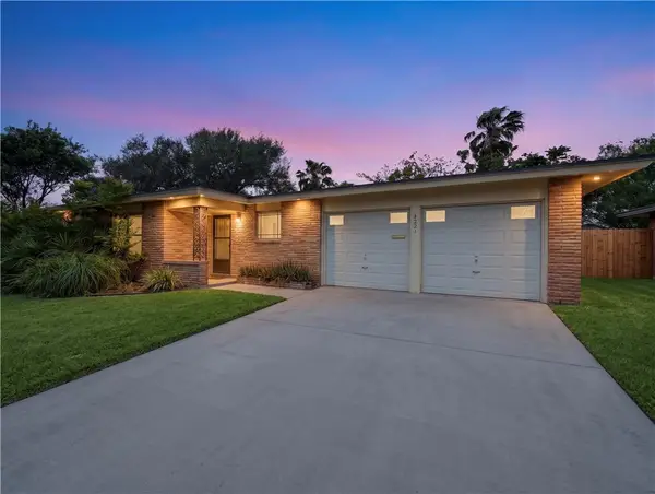 4221 Dolphin Place, Corpus Christi, TX 78411