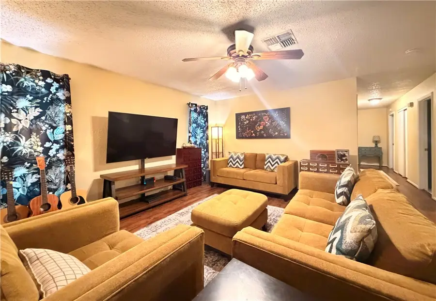 11101 Mulholland Drive, Corpus Christi, TX 78410 - Image #2