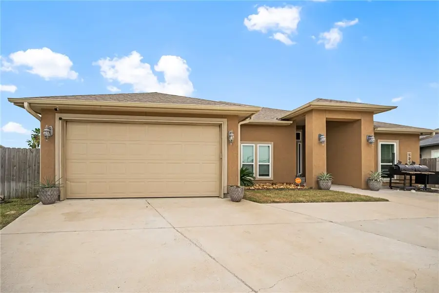 2530 Ellie Drive, Corpus Christi, TX 78418 - Image #2