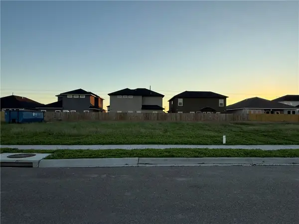 1811 Clapper Rail Drive, Portland, TX 78374