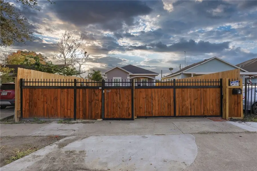 1147 Lolita Street, Corpus Christi, TX 78416 - Image #3