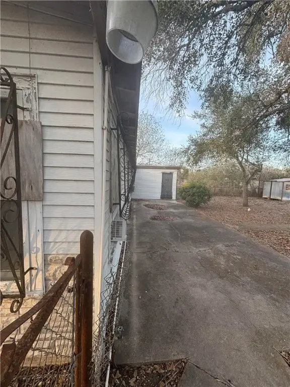 1409 Lalita Street, Alice, TX 78332 - Image #2