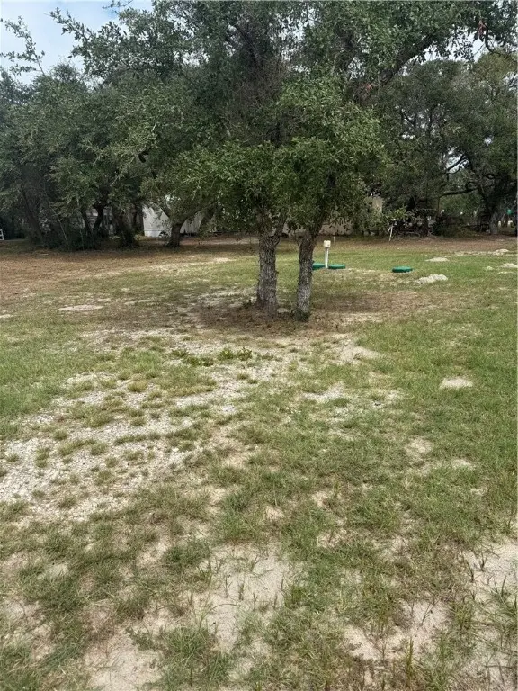 818 Traylor Avenue, Rockport, TX 78382 - Image #2