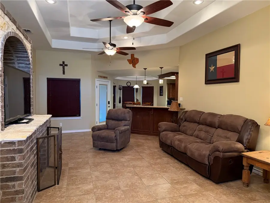 1002 Reforma Street, San Diego, TX 78384 - Image #3