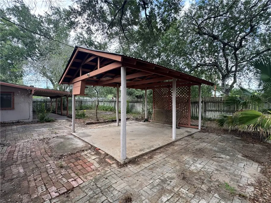 409 Taylor, Falfurrias, TX 78355 - #3