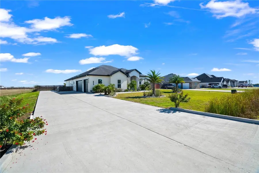 2342 Shaftsbury Drive, Corpus Christi, TX 78415 - Image #3