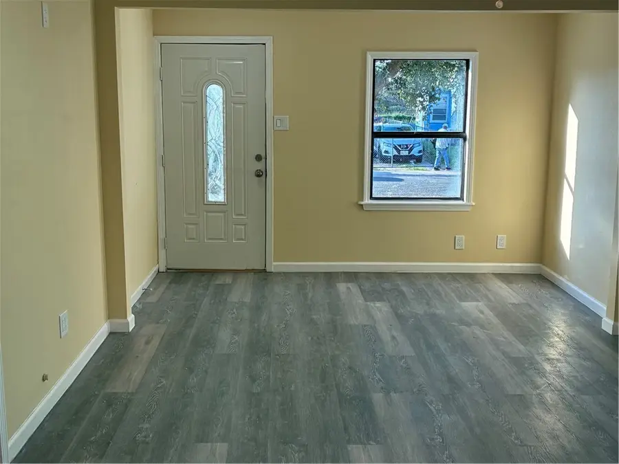 1138 Golla Dr, Corpus Christi, TX 78407 - Image #2