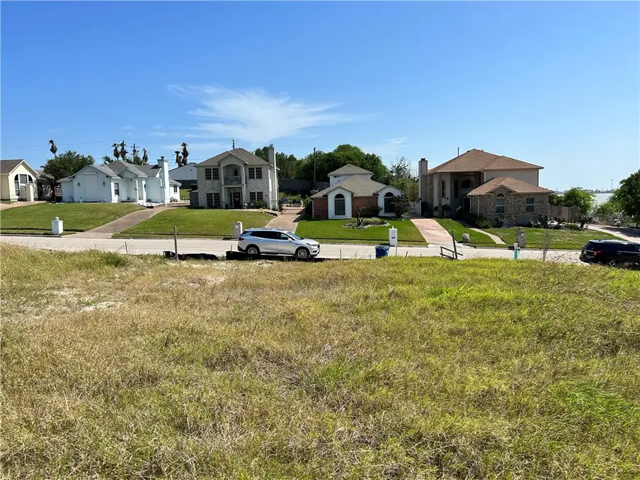 1009 Bluff Drive, Portland, TX 78374 - Image #2