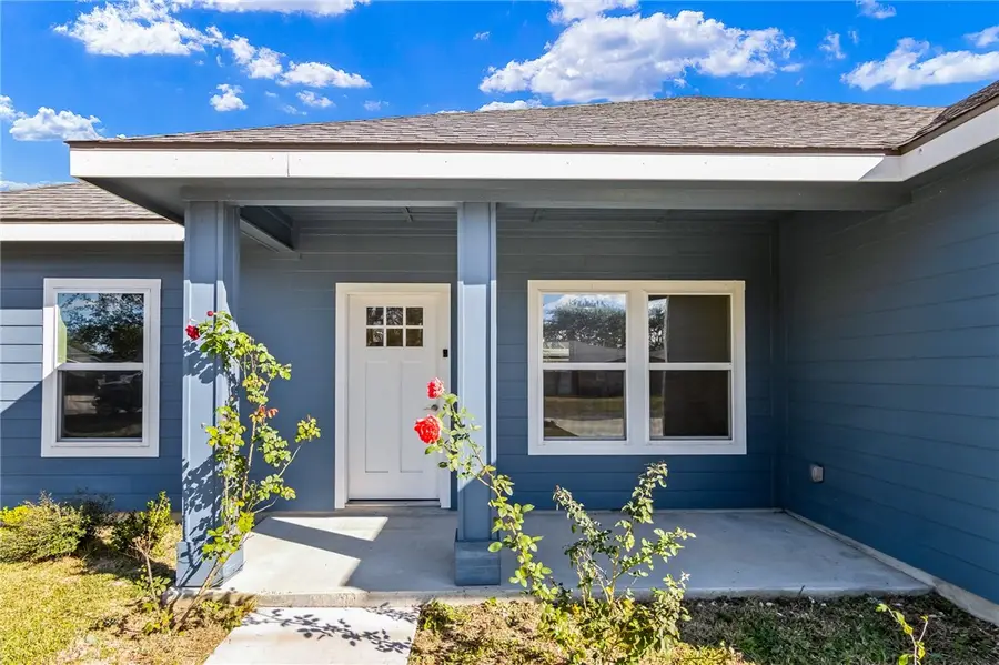 930 Redwood Avenue, Rockport, TX 78382 - #2