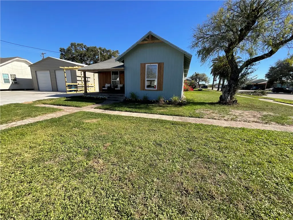 221 S. Mccall, Sinton, TX 78387 - Image #1