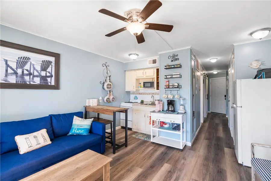 3938 Surfside Boulevard #3232, Corpus Christi, TX 78402 - Image #3