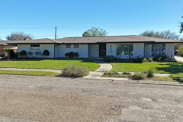 425 Miramar Place, Corpus Christi, TX 78411