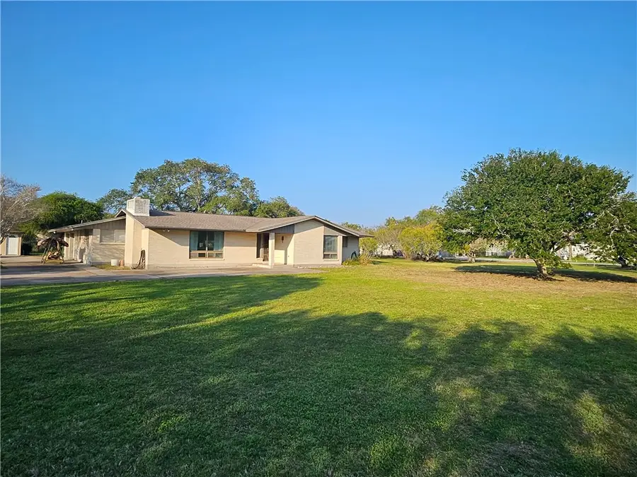 6862 Lake View Drive, Corpus Christi, TX 78412 - Image #2