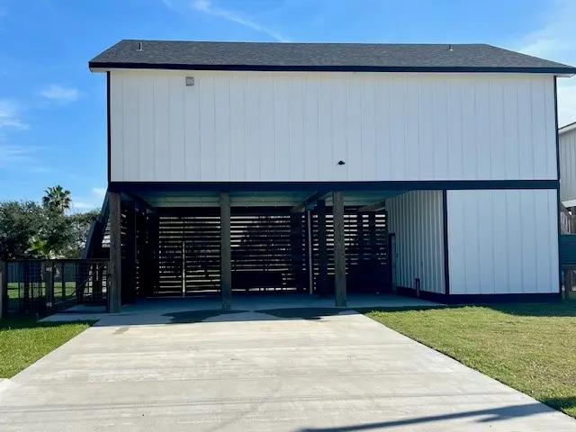 2110 S Young Street, Rockport, TX 78382 - Image #2