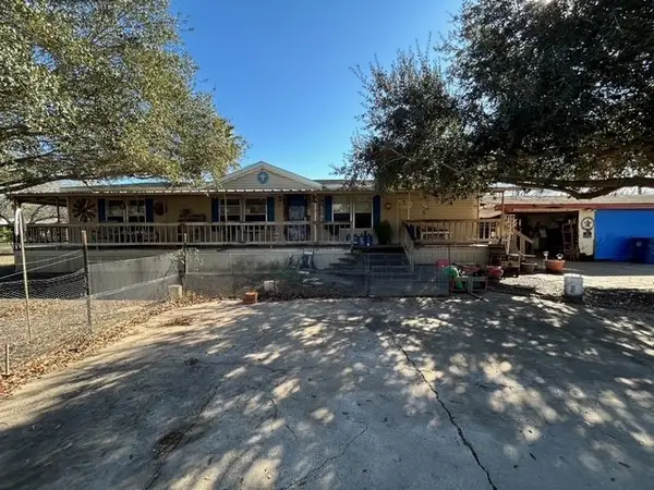 403 County Road 324, Alice, TX 78332