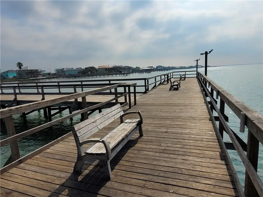 130 Saint Charles W, Rockport, TX 78382 - Image #2