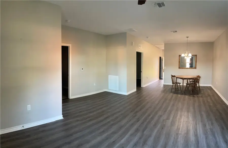 911 Heron Lane, Rockport, TX 78382 - Image #3