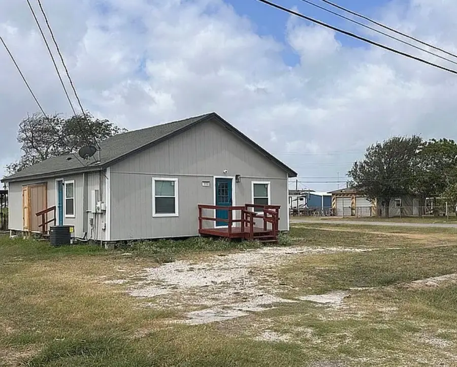 302 Dogwood Street, Gregory, TX 78359 - Image #2