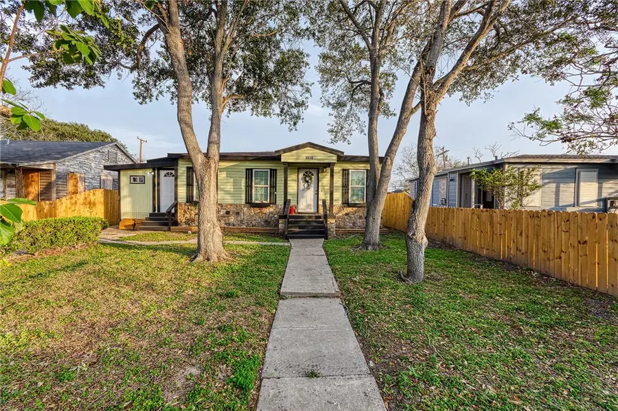 2610 Elizabeth Street, Corpus Christi, TX 78404 - Image #2