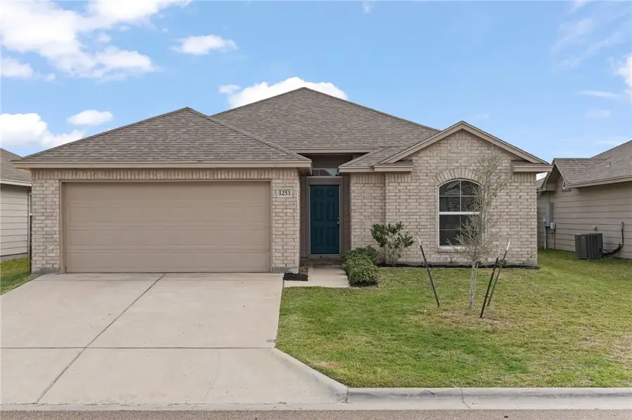 1253 Thames Chase Drive, Corpus Christi, TX 78415 - Image #2