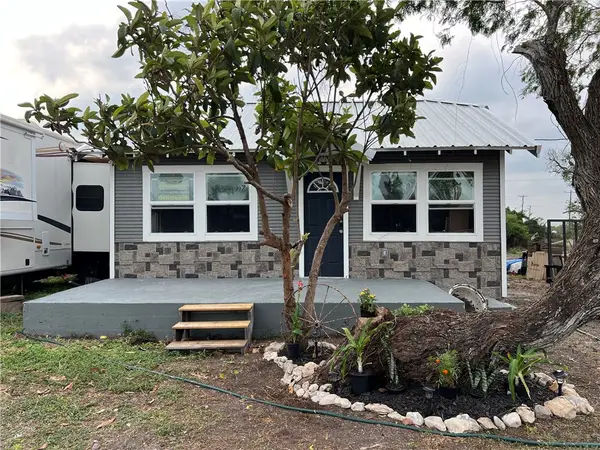 527 2nd Street, Bayside, TX 78340