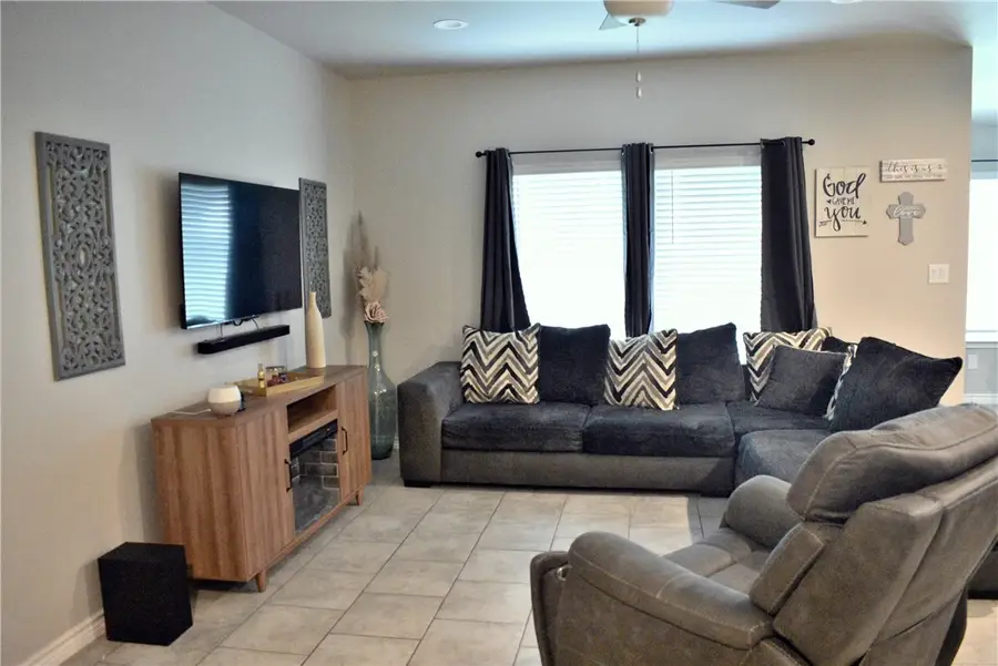 2725 Excelsior Boulevard, Corpus Christi, TX 78415 - Image #3