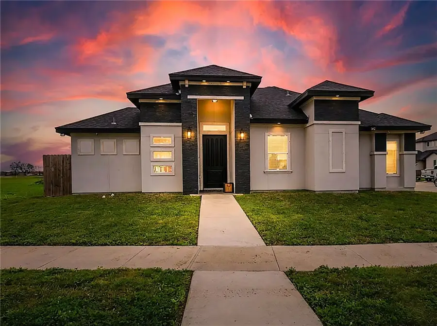 102 Prestwick Drive, Portland, TX 78374 - Image #2