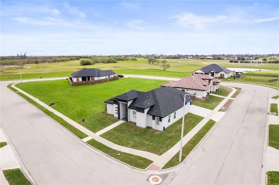 102 Prestwick Drive, Portland, TX 78374 - Image #3