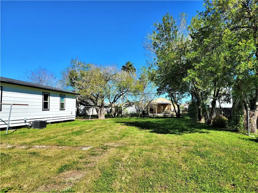 2910 Kitchens Street, Corpus Christi, TX 78405 - Image #2