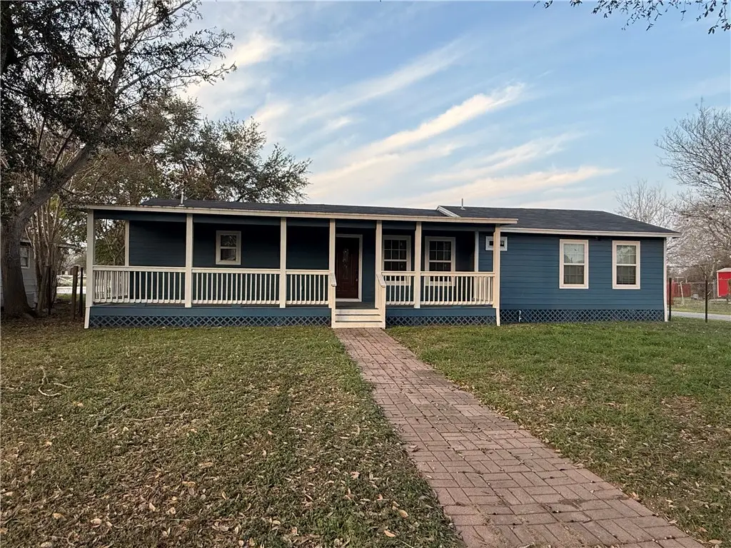 917 Corazan Street, Alice, TX 78332 - Image #1