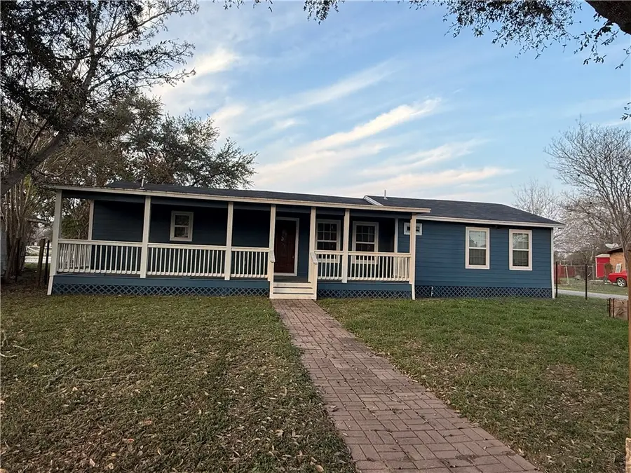 917 Corazan Street, Alice, TX 78332 - Image #2