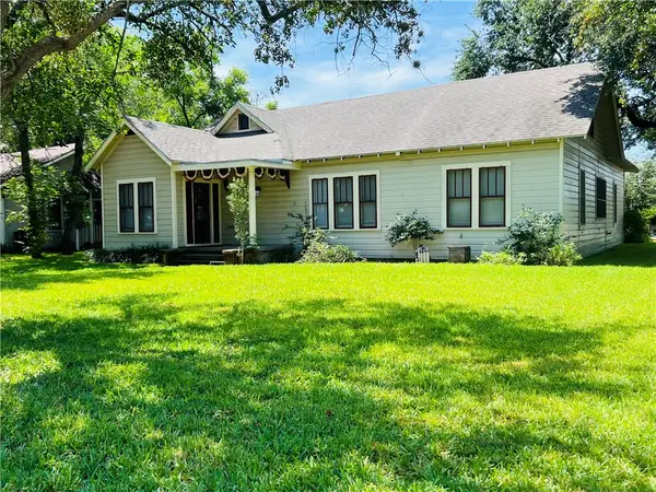 629 W Henrietta Avenue, Kingsville, TX 78363